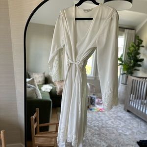 Homebodii Olivia Robe in White (Size S)